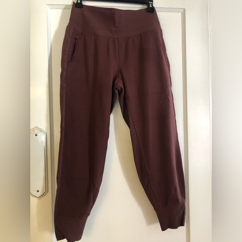 Athleta Women's Maroon Joggers with Tuxedo Stripe - petite small